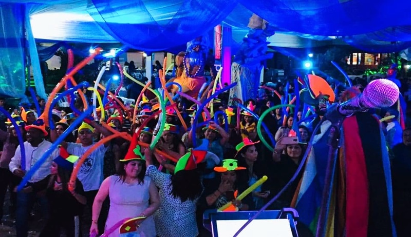 Fiesta en Casa Fondo